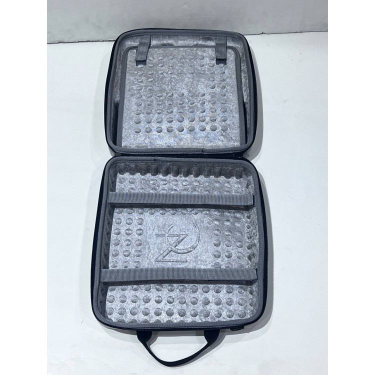 خرید کیف Nahl مخصوص PS4 - رنگ نقرهای خرید کیف Nahl مخصوص PS4 - رنگ نقرهای