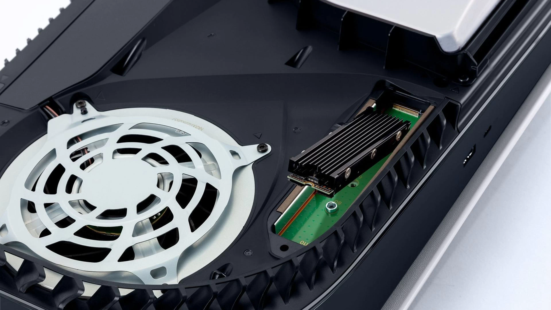 معرفی بهترین حافظه‌های SSD مناسب پلی استیشن 5
